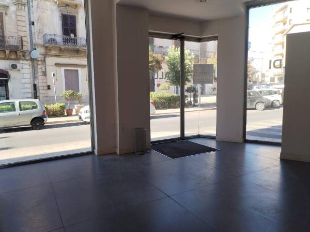 Locale Commerciale in affitto a Modica Alta, Marina Di Modica