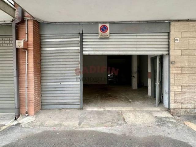 Locale Commerciale in affitto a Puglia, Bari