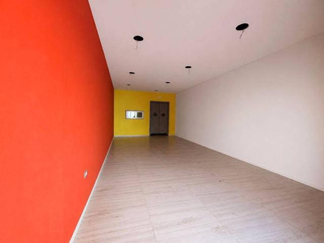 Locale Commerciale in affitto a Puglia, Bari
