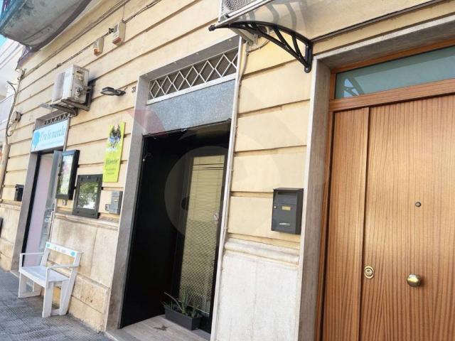 Locale Commerciale in affitto a Puglia, Bari
