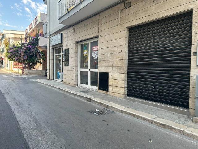 Locale Commerciale in affitto a Puglia, Bari