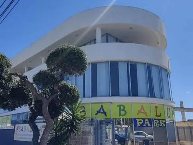 Locale Commerciale in affitto a Puglia, Bari