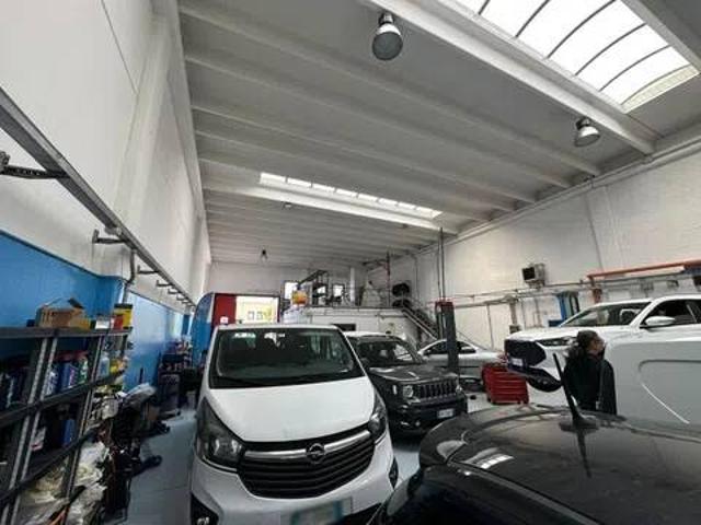 Locale Commerciale in affitto a Mogliano Veneto, Veneto