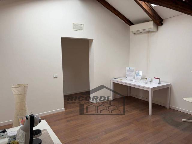 Locale Commerciale in affitto a Mogliano Veneto, Veneto
