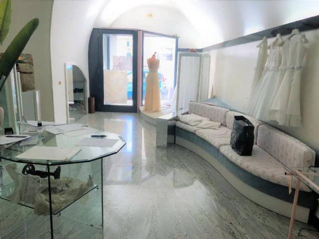 Locale Commerciale in affitto a Puglia, Bari
