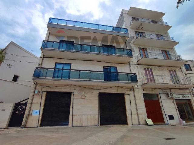 Locale Commerciale in affitto a Puglia, Bari