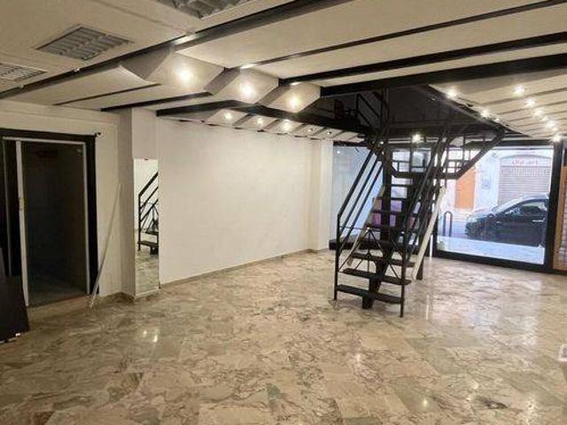 Locale Commerciale in affitto a Puglia, Bari