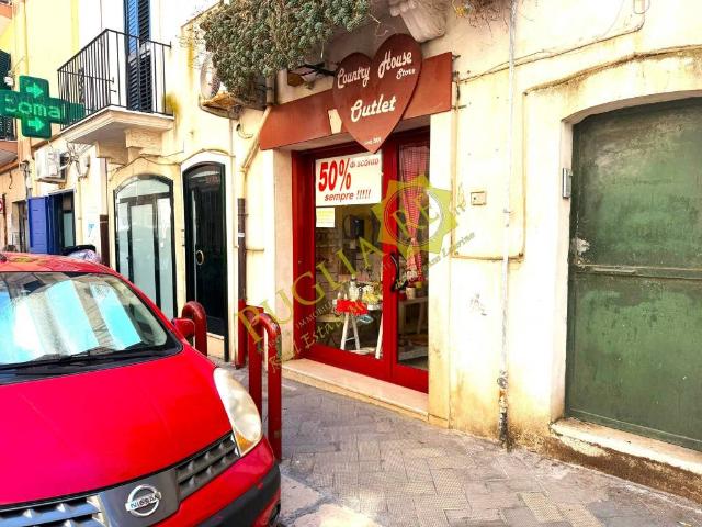 Locale Commerciale in affitto a Puglia, Bari