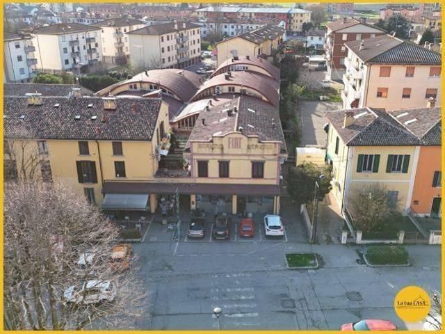 Locale Commerciale in affitto a Molinella, Reggio Emilia