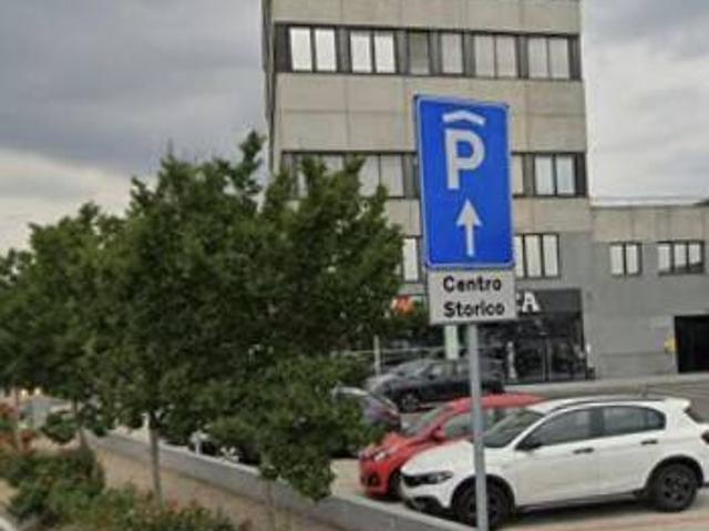 Locale Commerciale in affitto a Piemonte, Torino