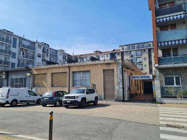 Locale Commerciale in affitto a Piemonte, Torino