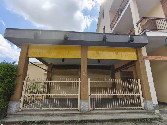 Locale Commerciale in affitto a Piemonte, Torino