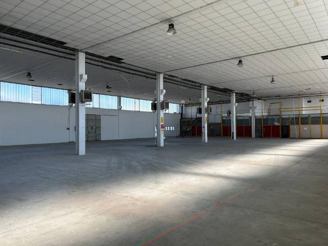 Locale Commerciale in affitto a Piemonte, Torino