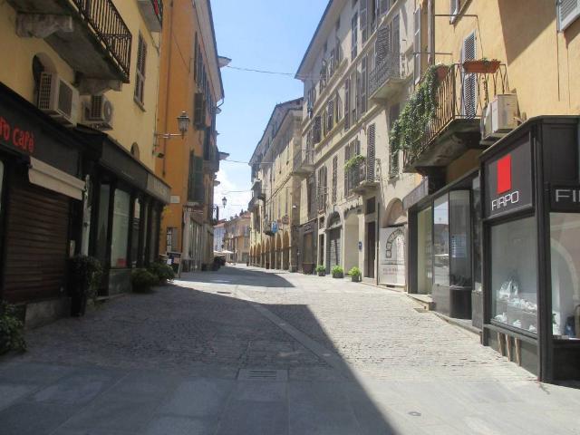 Locale Commerciale in affitto a Piemonte, Cuneo