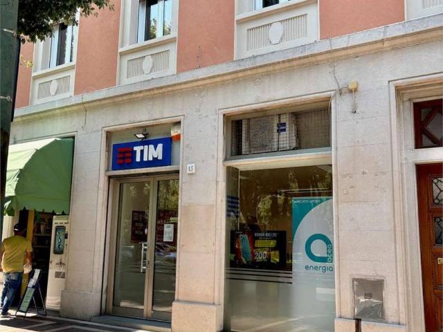 Locale Commerciale in affitto a Monfalcone, Friuli-Venezia Giulia