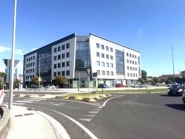 Locale Commerciale in affitto a San Polo, Monfalcone