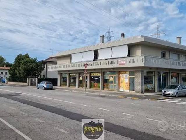 Locale Commerciale in affitto a Monfalcone, Friuli-Venezia Giulia