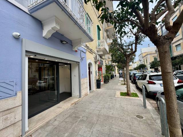 Locale Commerciale in affitto a Puglia, Bari