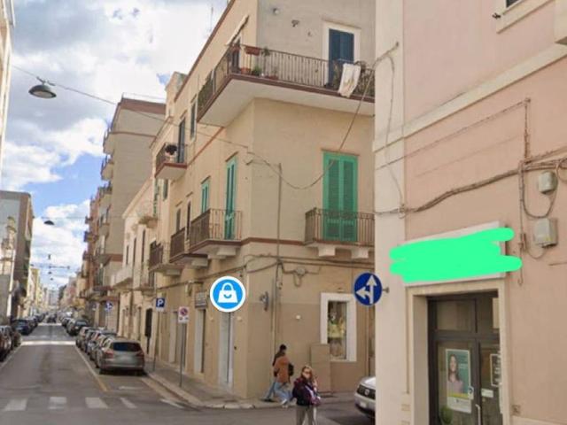 Locale Commerciale in affitto a Puglia, Bari