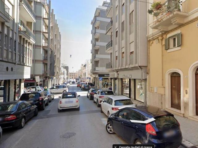 Locale Commerciale in affitto a Puglia, Bari
