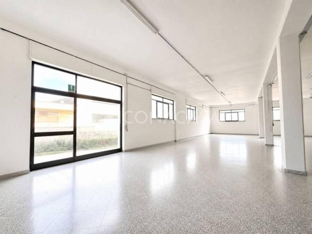 Locale Commerciale in affitto a Puglia, Bari