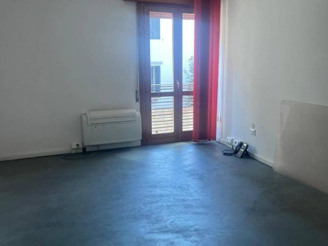 Locale Commerciale in affitto a Monselice, Condominio Bellavista