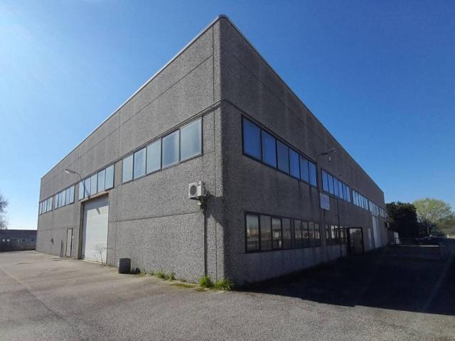 Locale Commerciale in affitto a Monselice, Veneto