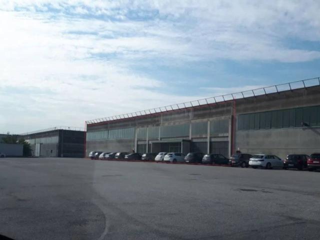 Locale Commerciale in affitto a Monselice, San Bortolo