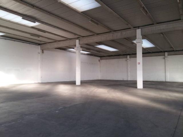Locale Commerciale in affitto a Monselice, Veneto