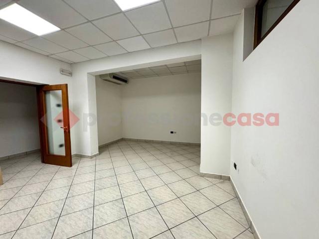 Locale Commerciale in affitto a Monselice, Veneto
