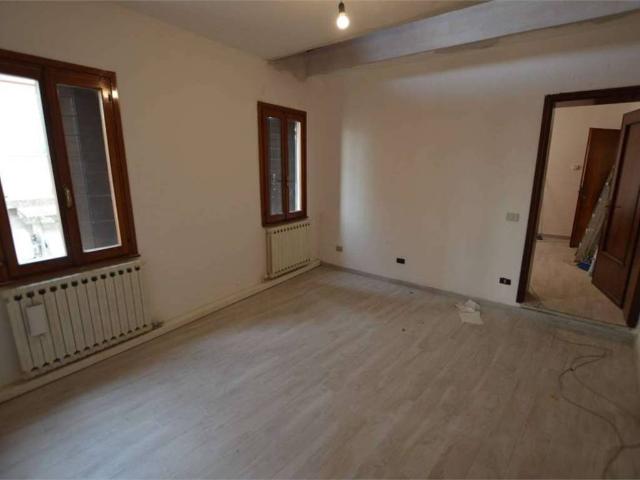 Locale Commerciale in affitto a Monselice, Condominio Bellavista