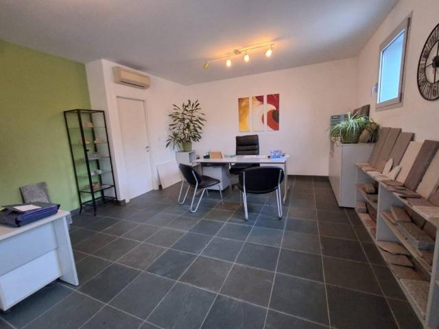 Locale Commerciale in affitto a Monselice, Veneto