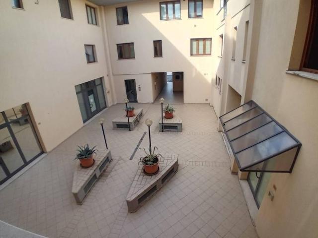 Locale Commerciale in affitto a Montevettolini, Toscana