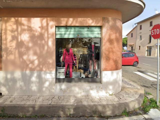Locale Commerciale in affitto a Montalto Di Castro, Lazio
