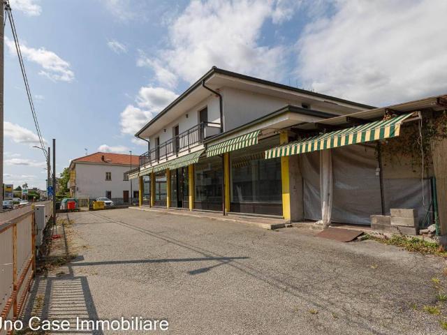 Locale Commerciale in affitto a Balme, Piemonte