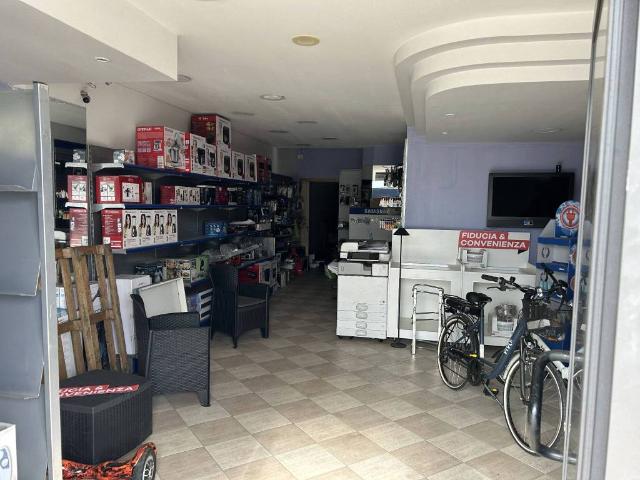 Locale Commerciale in affitto a Sèttimo, Calabria