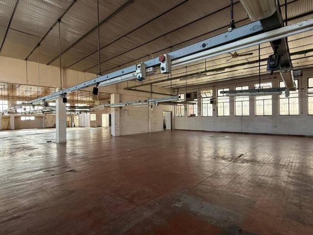 Locale Commerciale in affitto a San Lorenzo, Marche