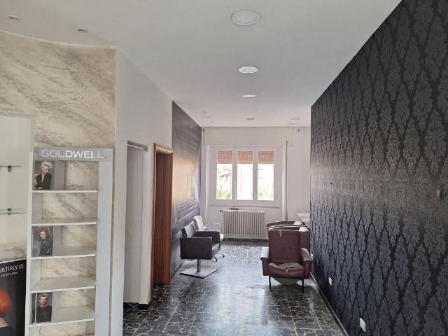 Locale Commerciale in affitto a Gallo, Montecatini Terme
