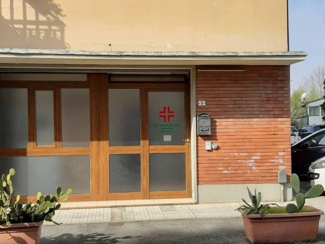 Locale Commerciale in affitto a Gallo, Montecatini Terme