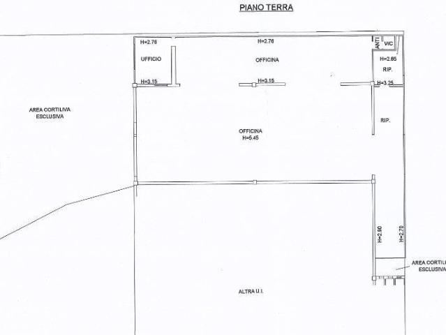 Locale Commerciale in affitto a Val d’Enza, Re