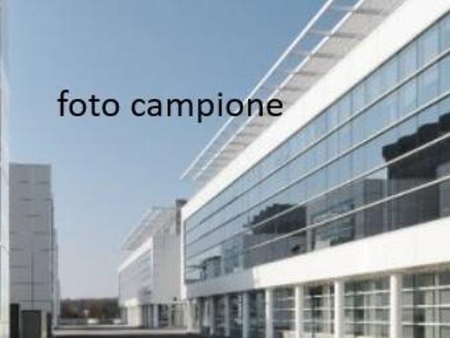 Locale Commerciale in affitto a Alte Ceccato, Montecchio Maggiore