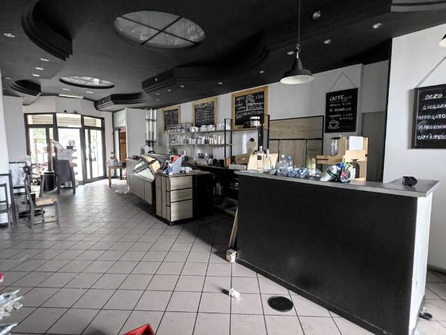 Locale Commerciale in affitto a Le Mosse, Montefiascone