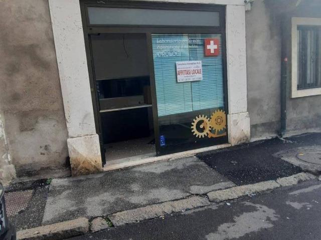 Locale Commerciale in affitto a Monteforte D'alpone, Veneto