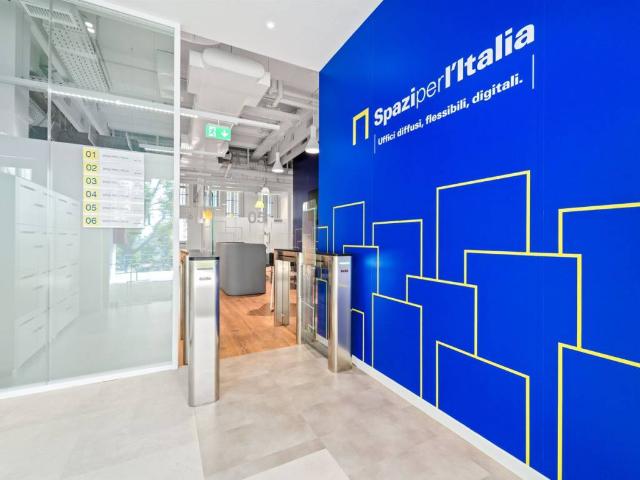 Locale Commerciale in affitto a Marche, Fermo