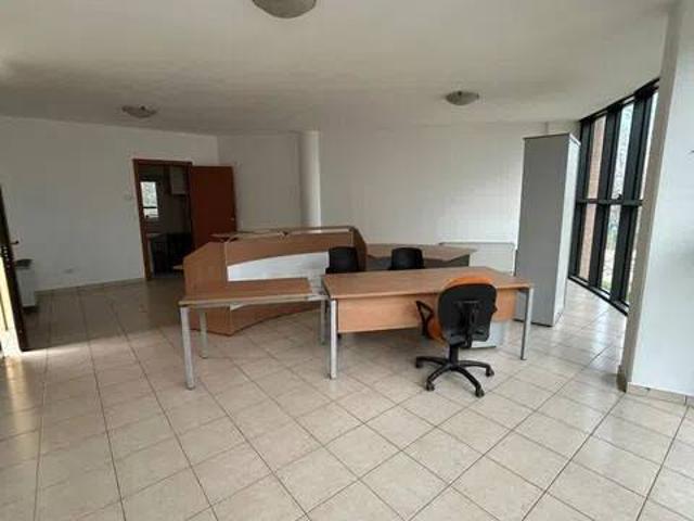 Locale Commerciale in affitto a Marche, Pesaro E Urbino