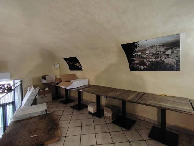 Locale Commerciale in affitto a Montelepre, Sicilia