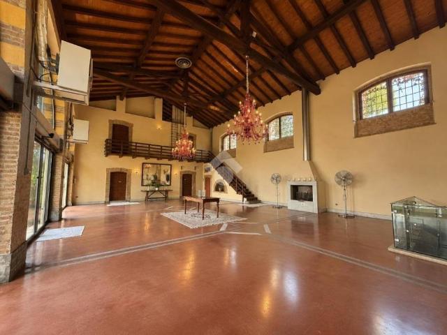Locale Commerciale in affitto a Montello, Bergamo