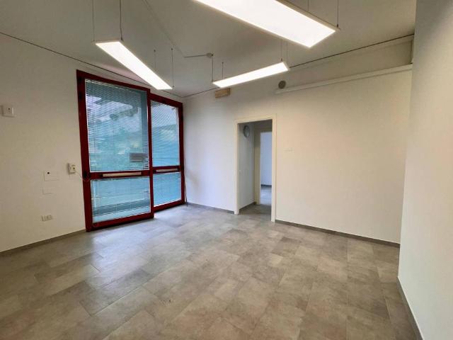 Locale Commerciale in affitto a Unione dei Comuni Circondario dell'Empolese Valdelsa, Montelupo Fiorentino