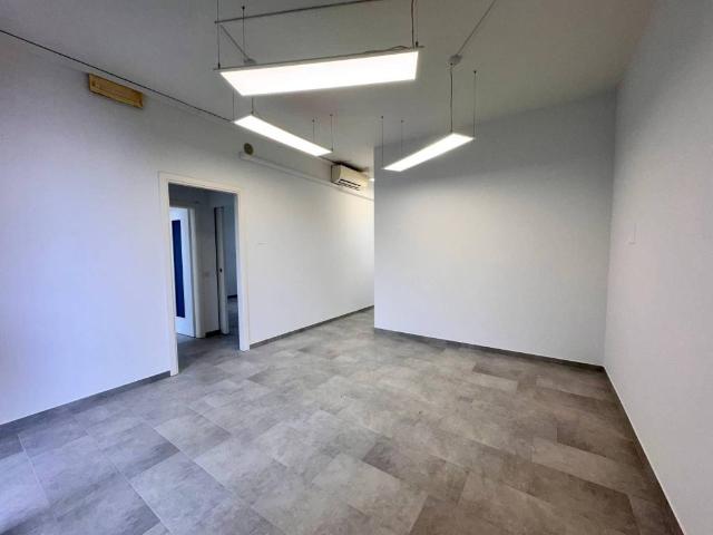 Locale Commerciale in affitto a Unione dei Comuni Circondario dell'Empolese Valdelsa, Montelupo Fiorentino