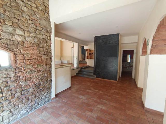 Locale Commerciale in affitto a Unione dei Comuni Circondario dell'Empolese Valdelsa, Montelupo Fiorentino